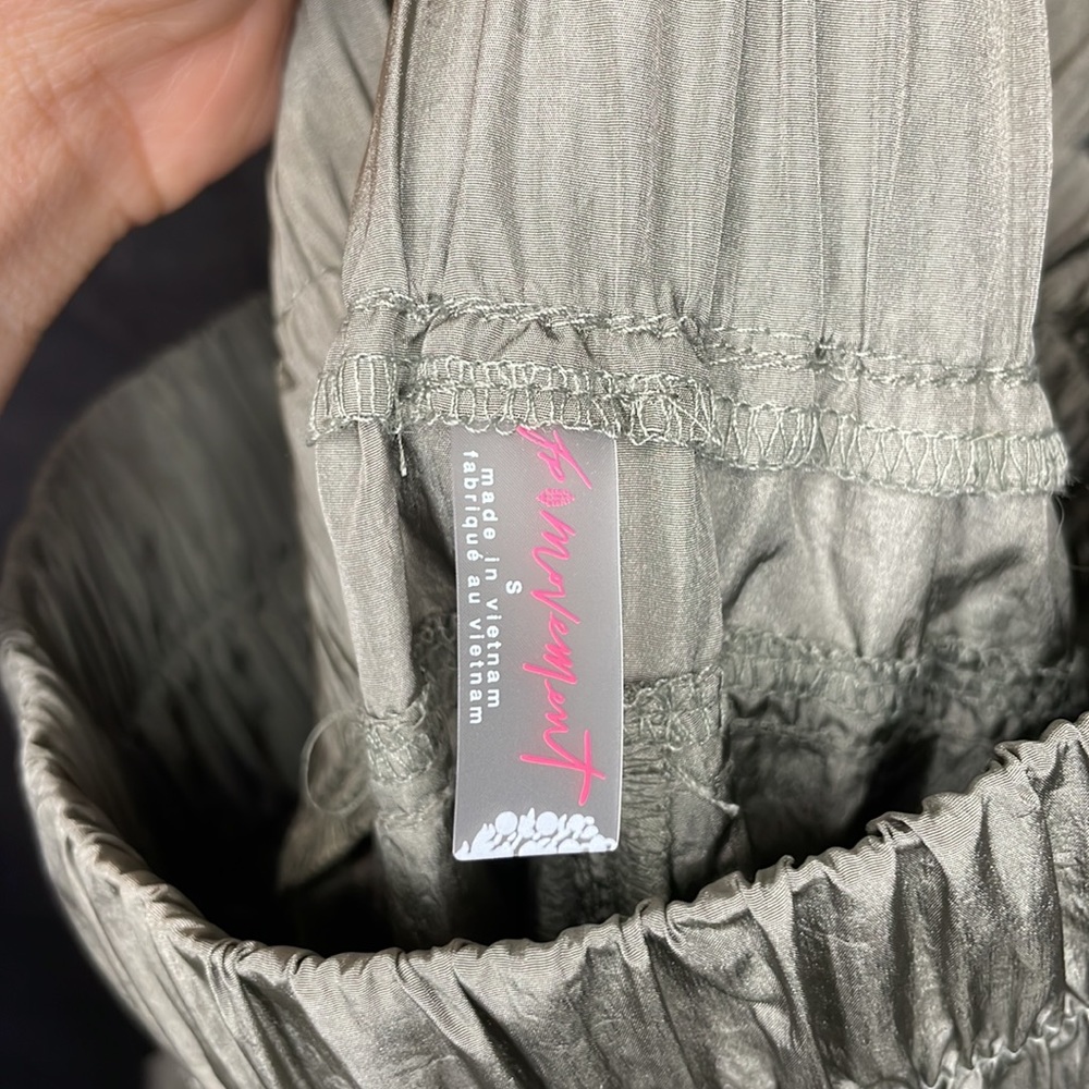 NWT Free People Movement The Way Home Smocked Joggers - Army - Size Small - Picture 14 of 16